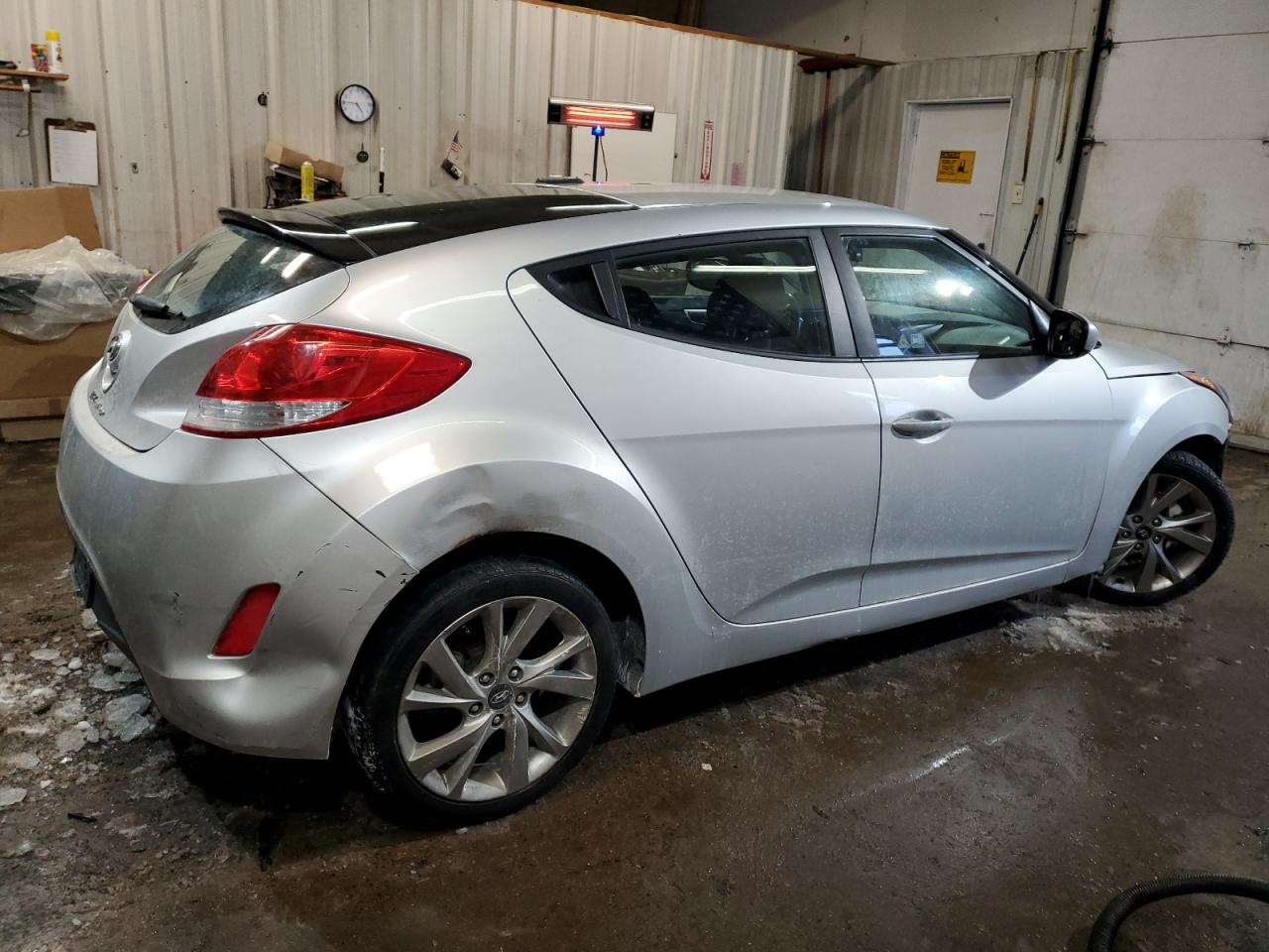 2017 Hyundai Veloster - Image 3