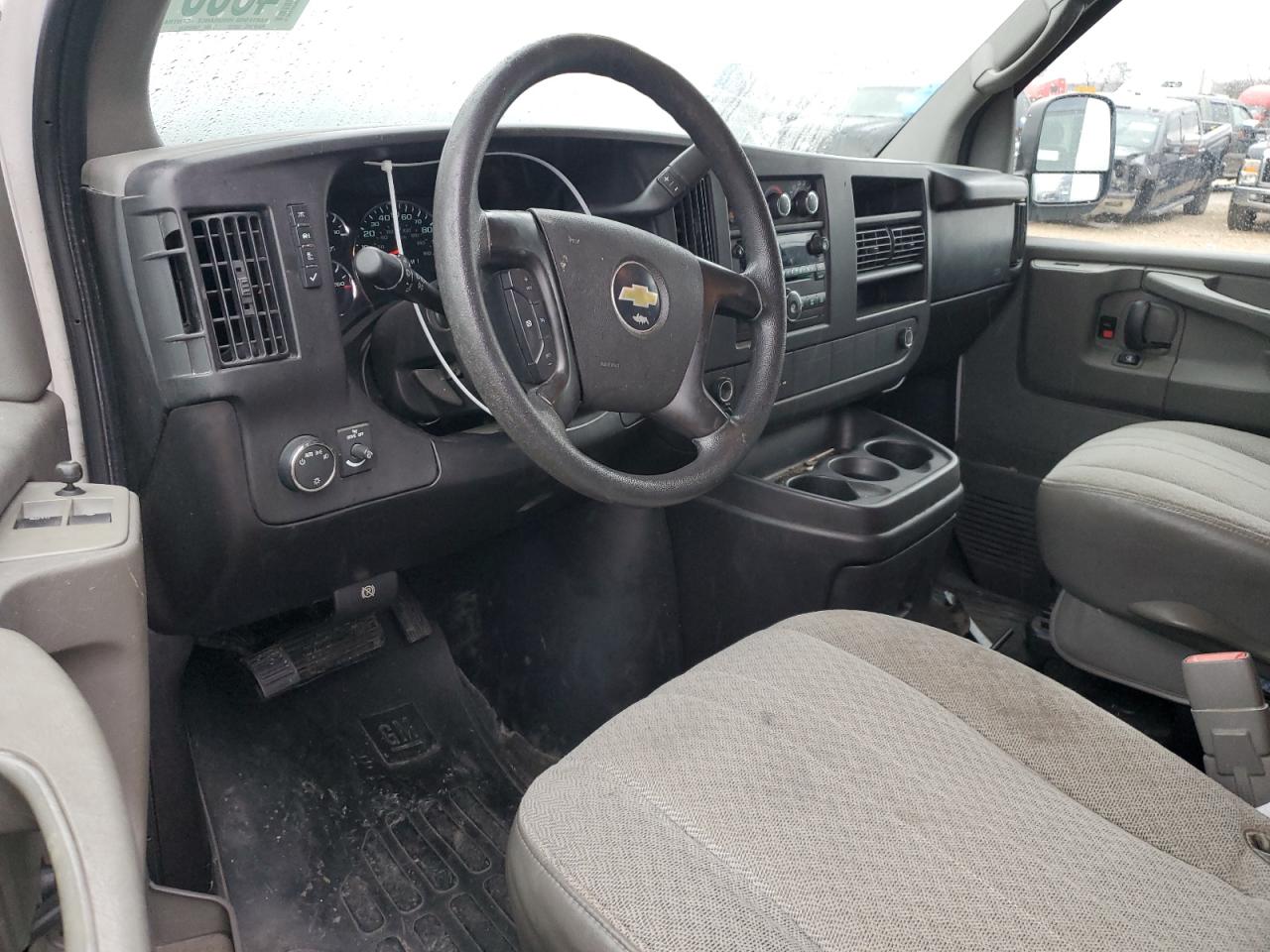2010 Chevrolet Express - Image 8