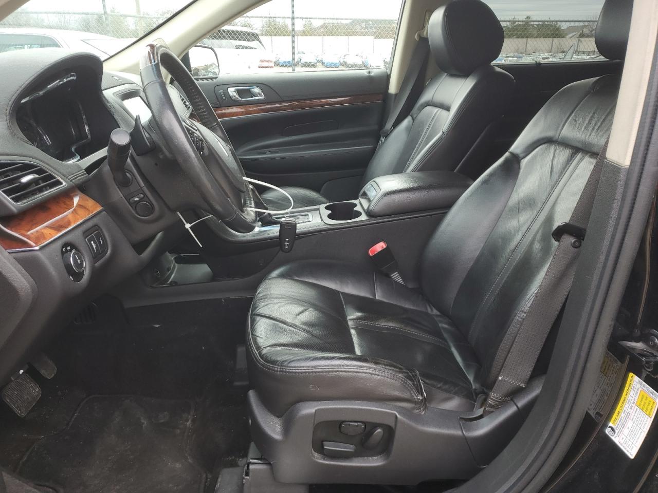 2019 Lincoln MKT - Image 7