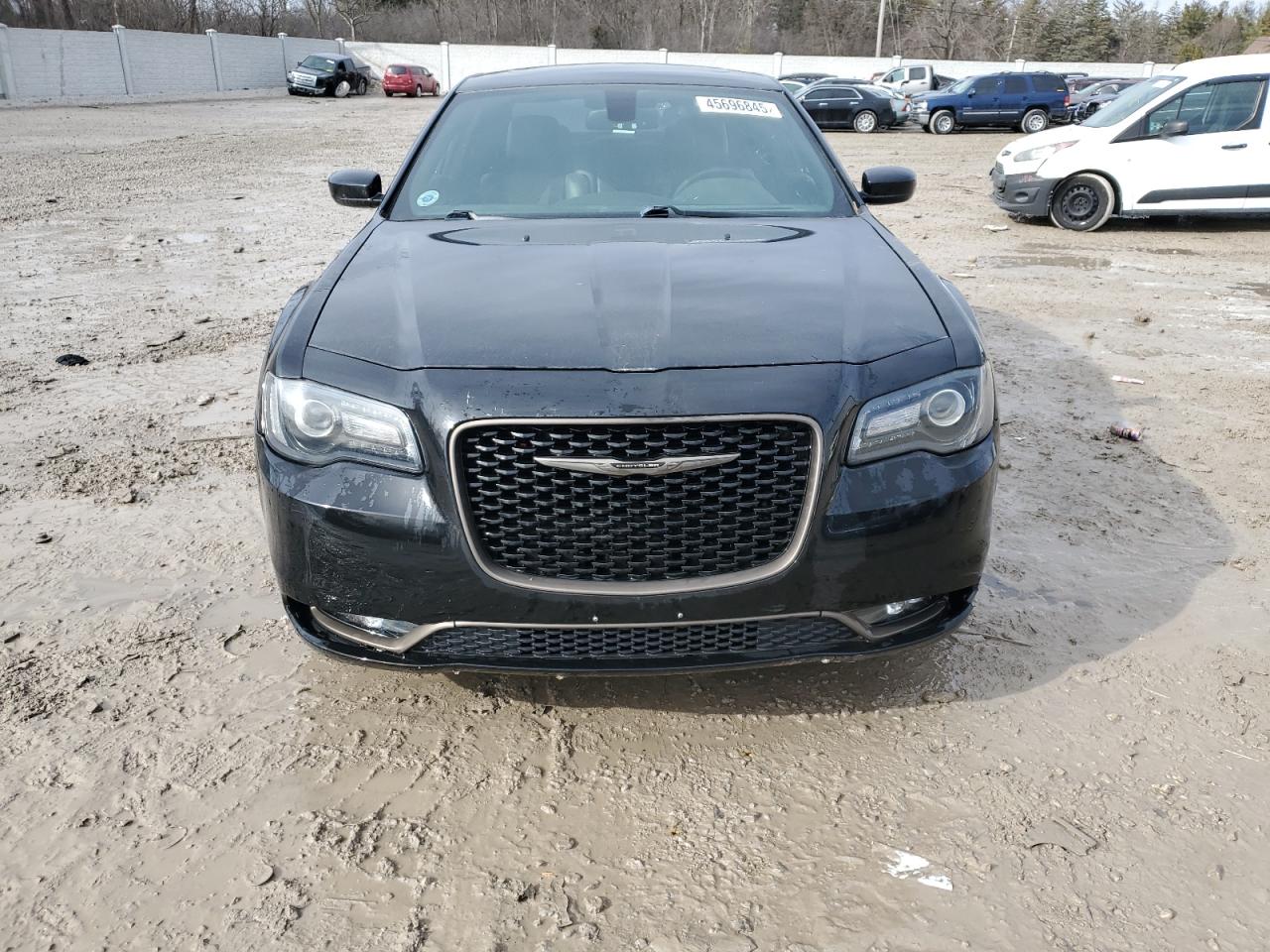 2016 Chrysler 300 - Image 5