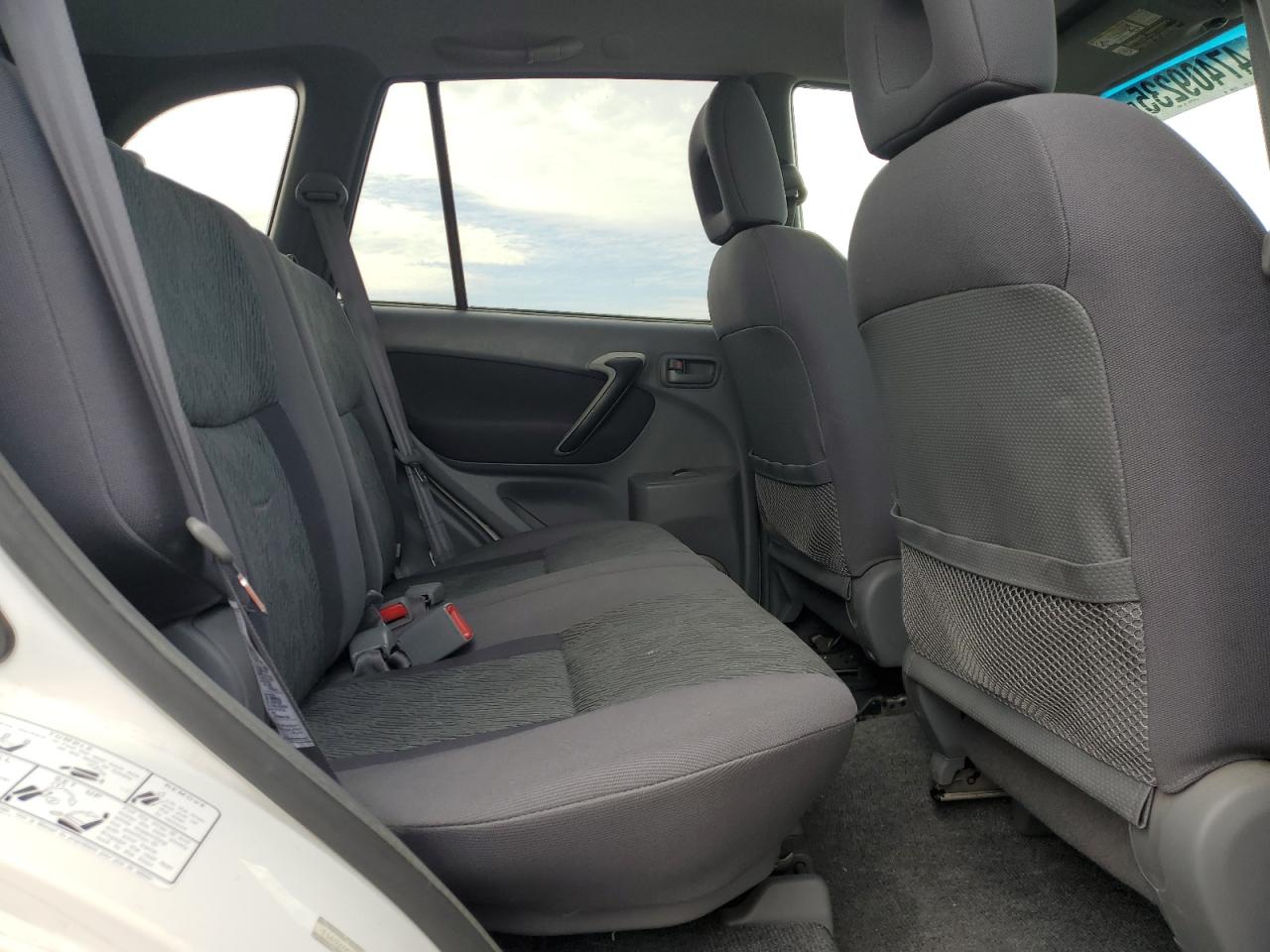 2002 Toyota RAV 4 - Image 11