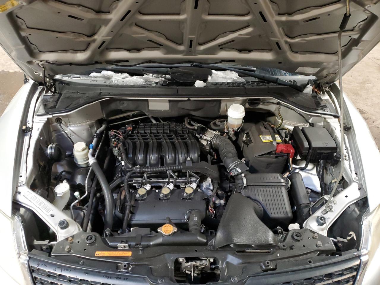 2011 Mitsubishi Endeavor - Image 12