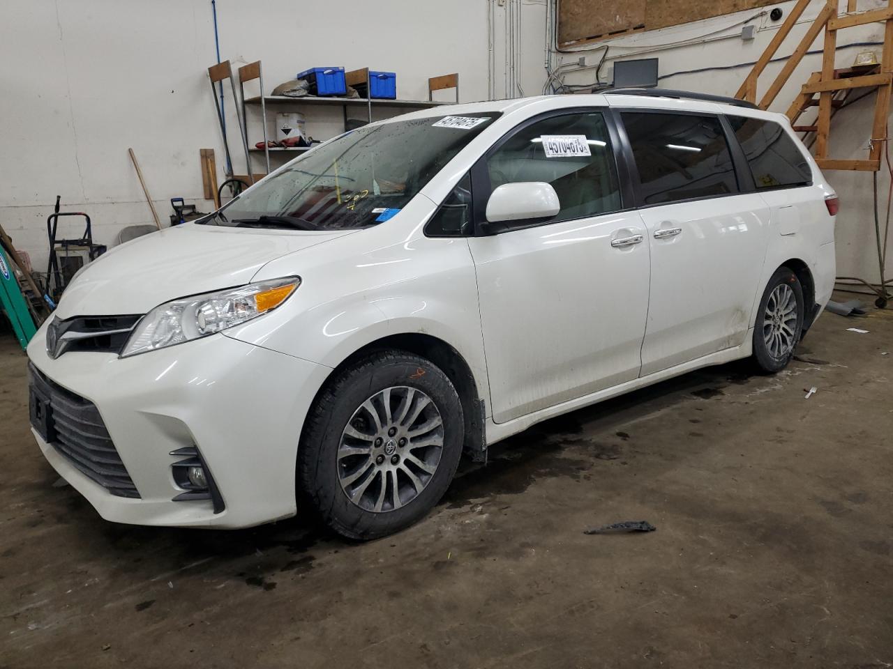 2018 Toyota Sienna - Image 1