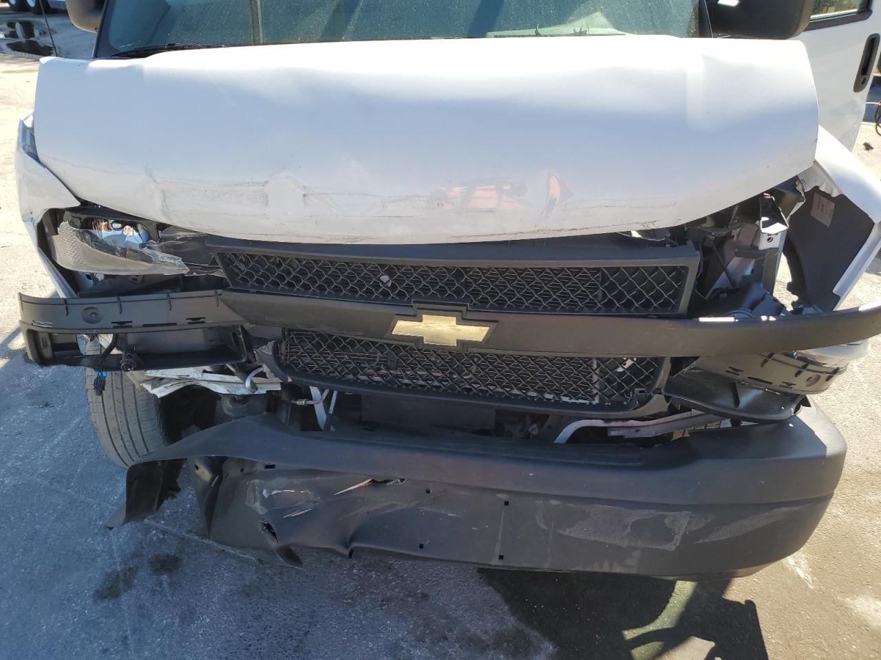 2018 Chevrolet Express G2500 VIN: 1GCWGAFG0J1333035 Lot: 44319615