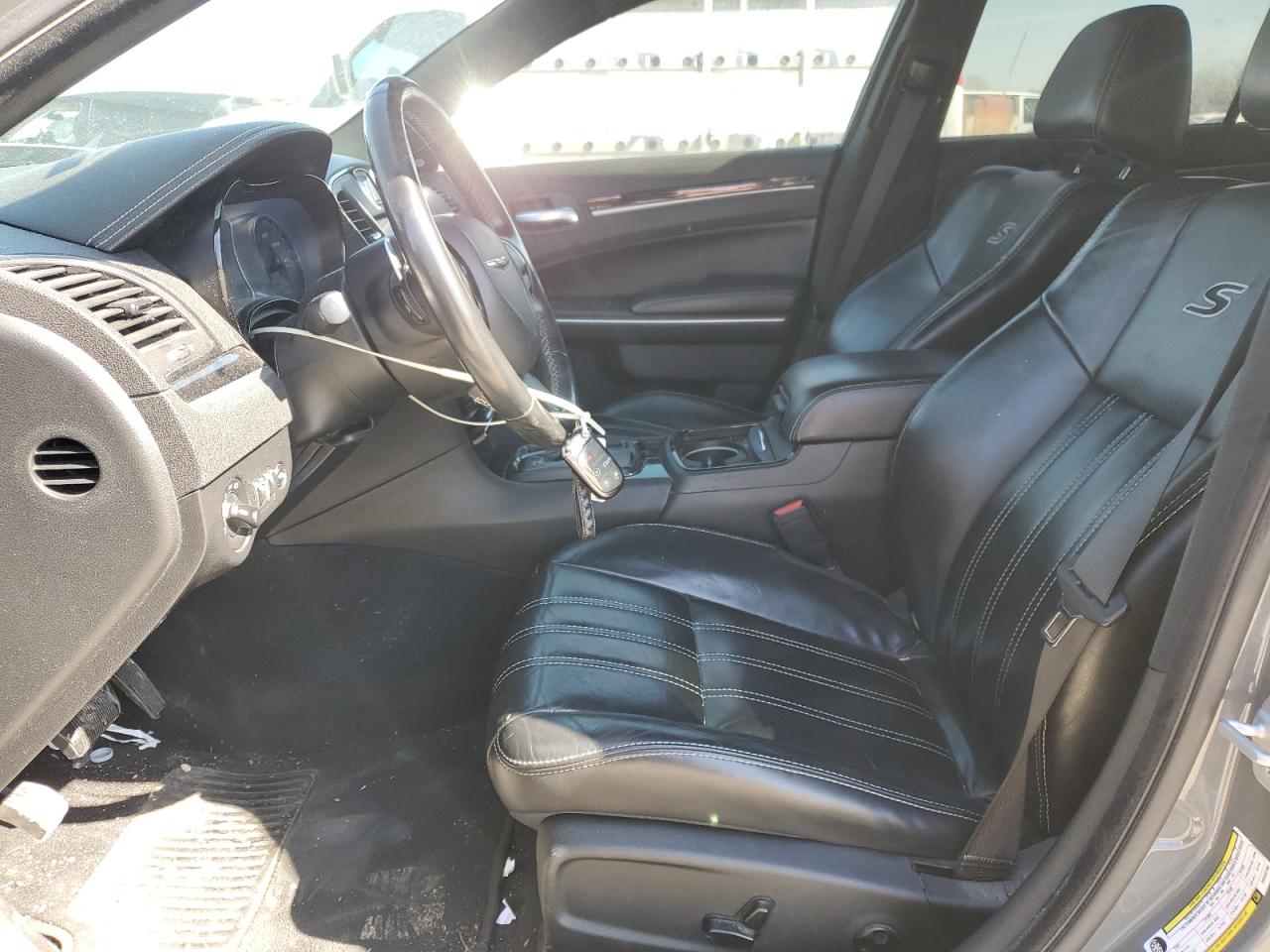 2019 Chrysler 300 - Image 7