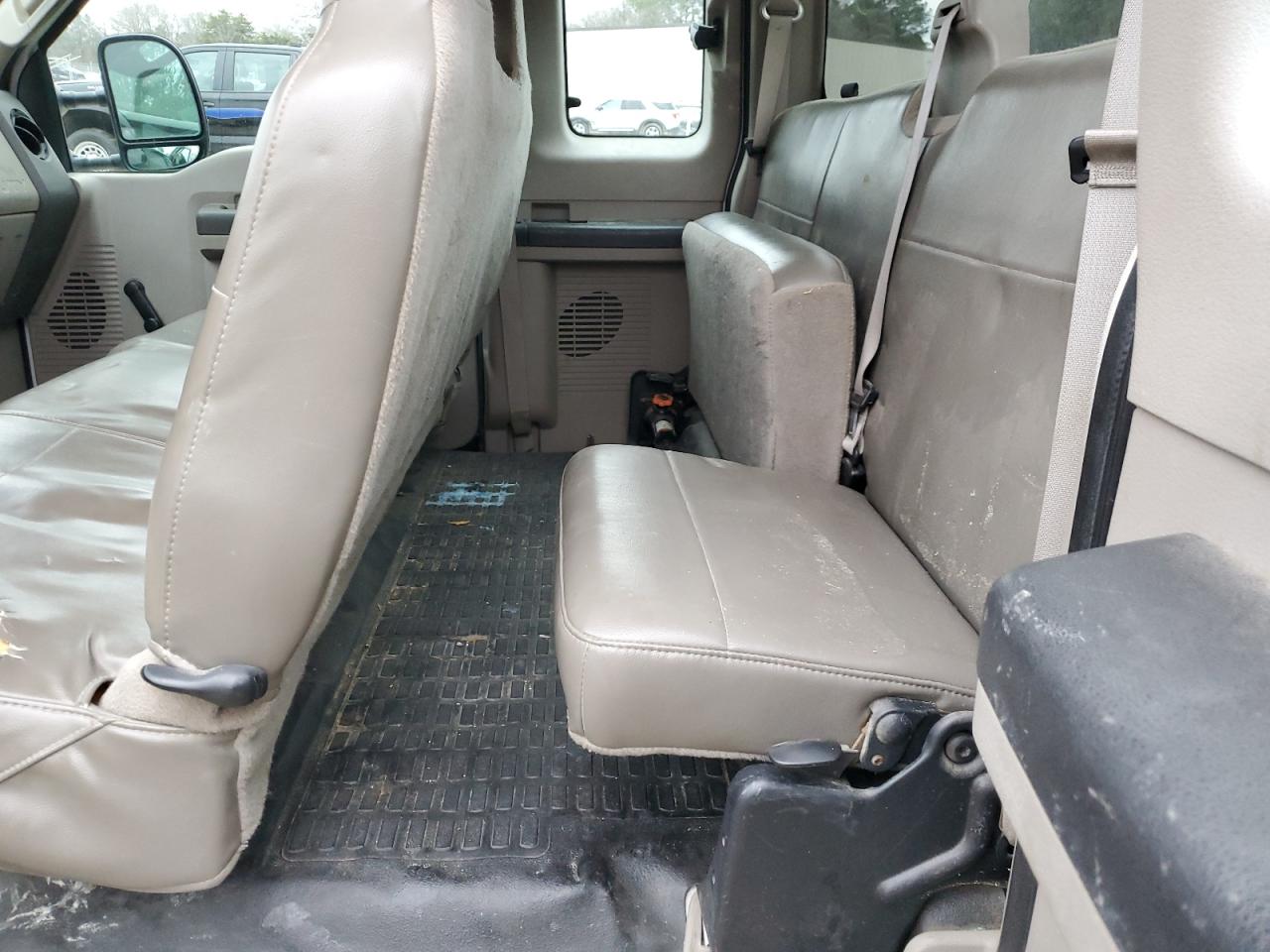 2008 Ford F250 - Image 10