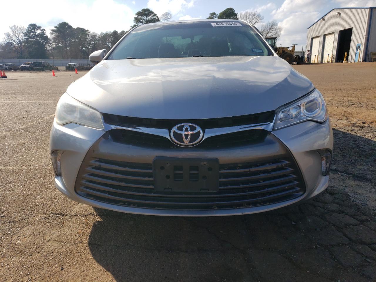 2016 Toyota Camry - Image 5
