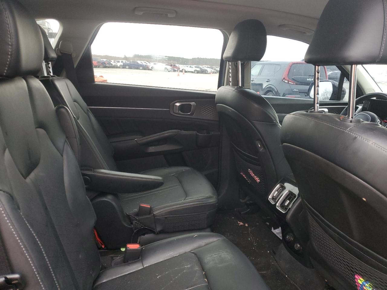 2021 Kia Sorento - Image 10