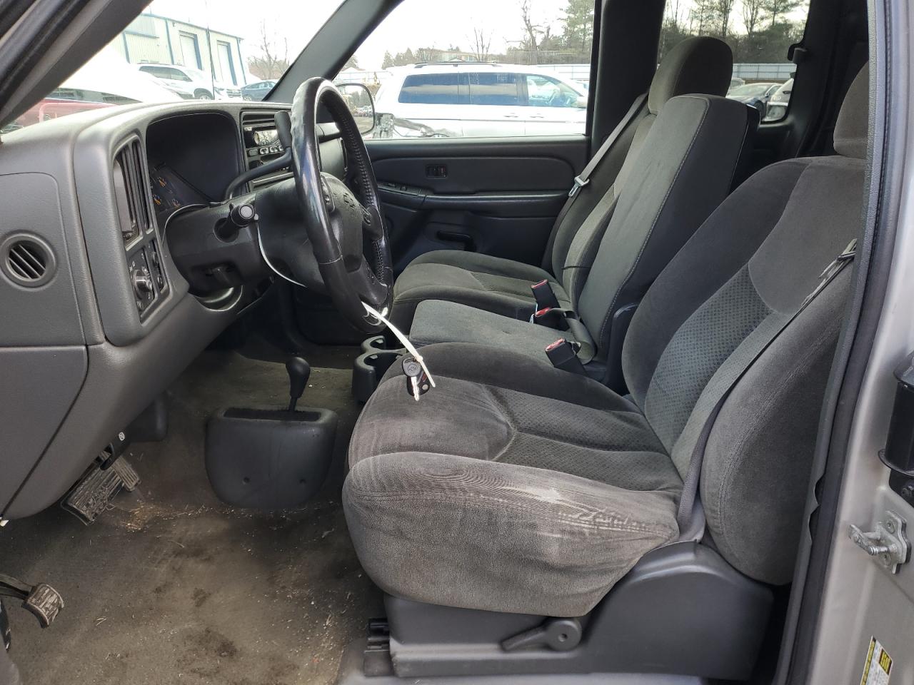 2005 Chevrolet Silverado - Image 7