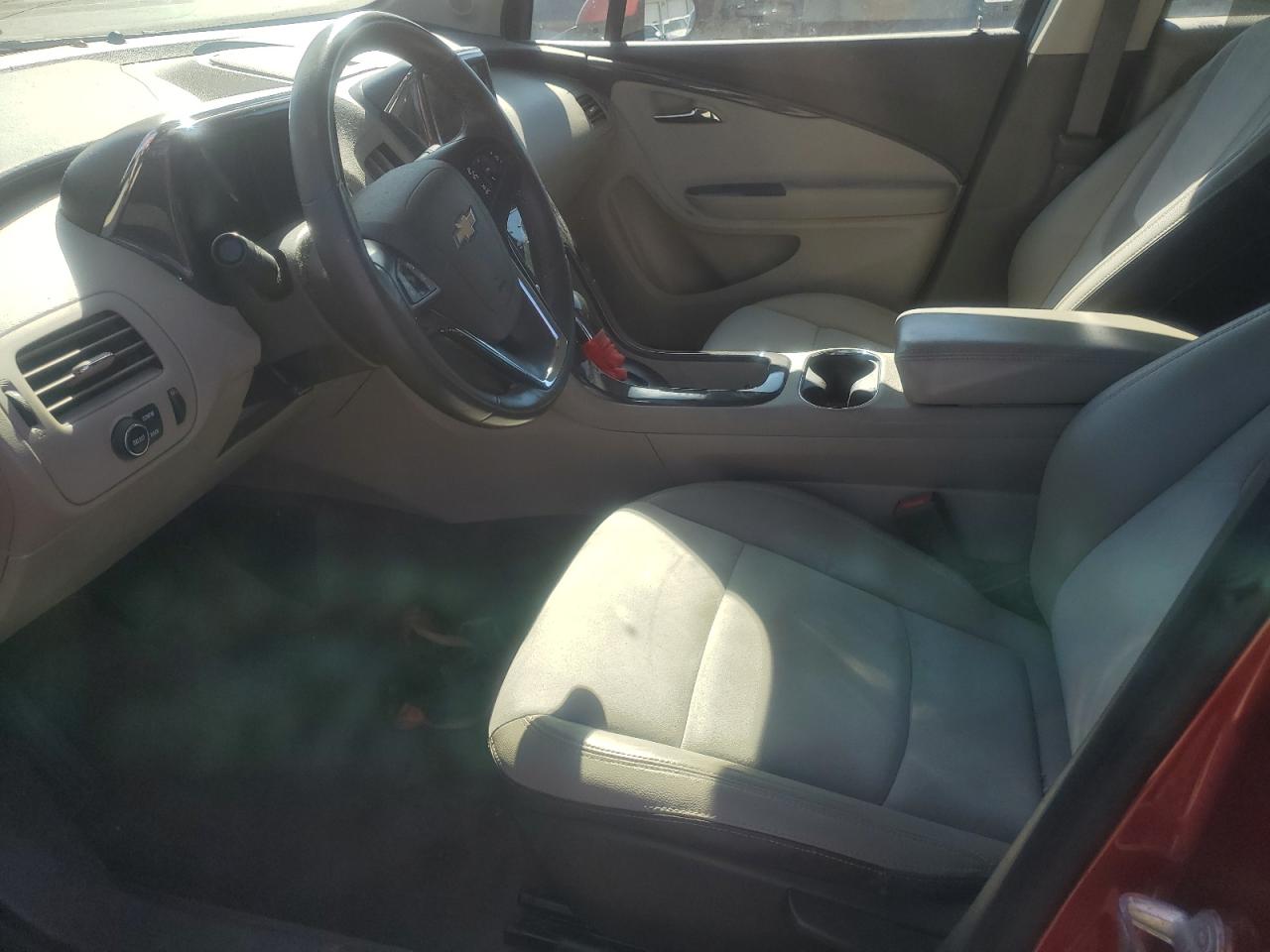 2013 Chevrolet Volt - Image 7