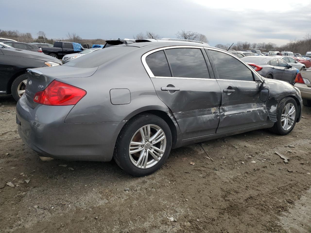 2015 Infiniti Q40 - Image 3