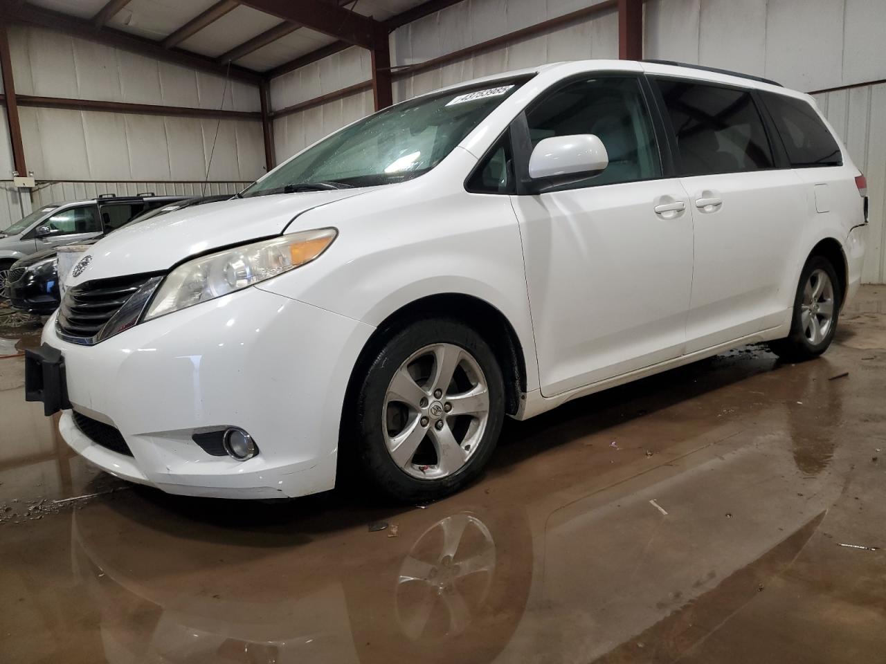 2012 Toyota Sienna - Image 1