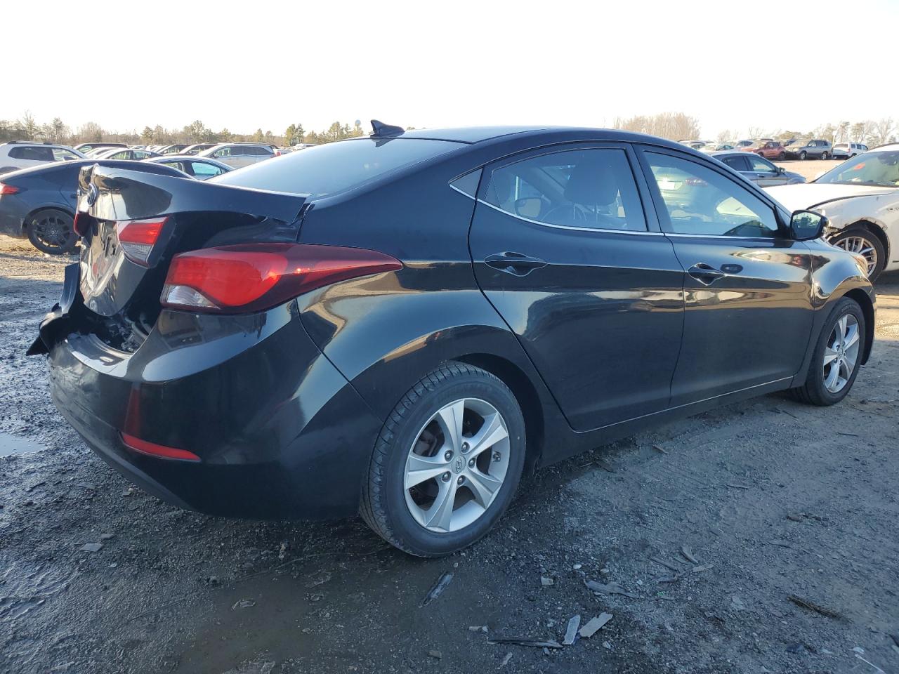 2016 Hyundai Elantra - Image 3