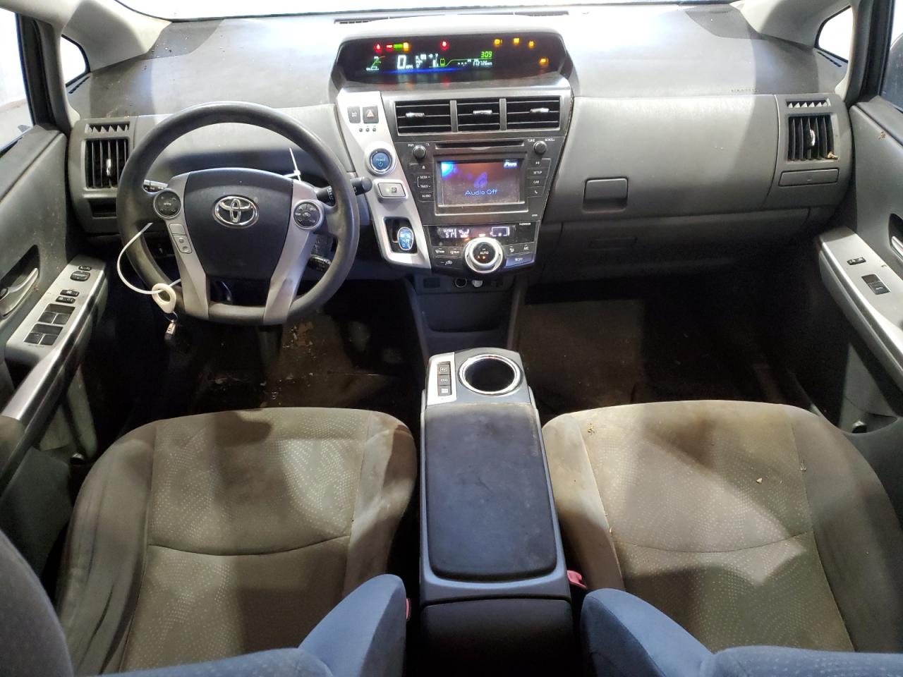 2014 Toyota Prius - Image 8