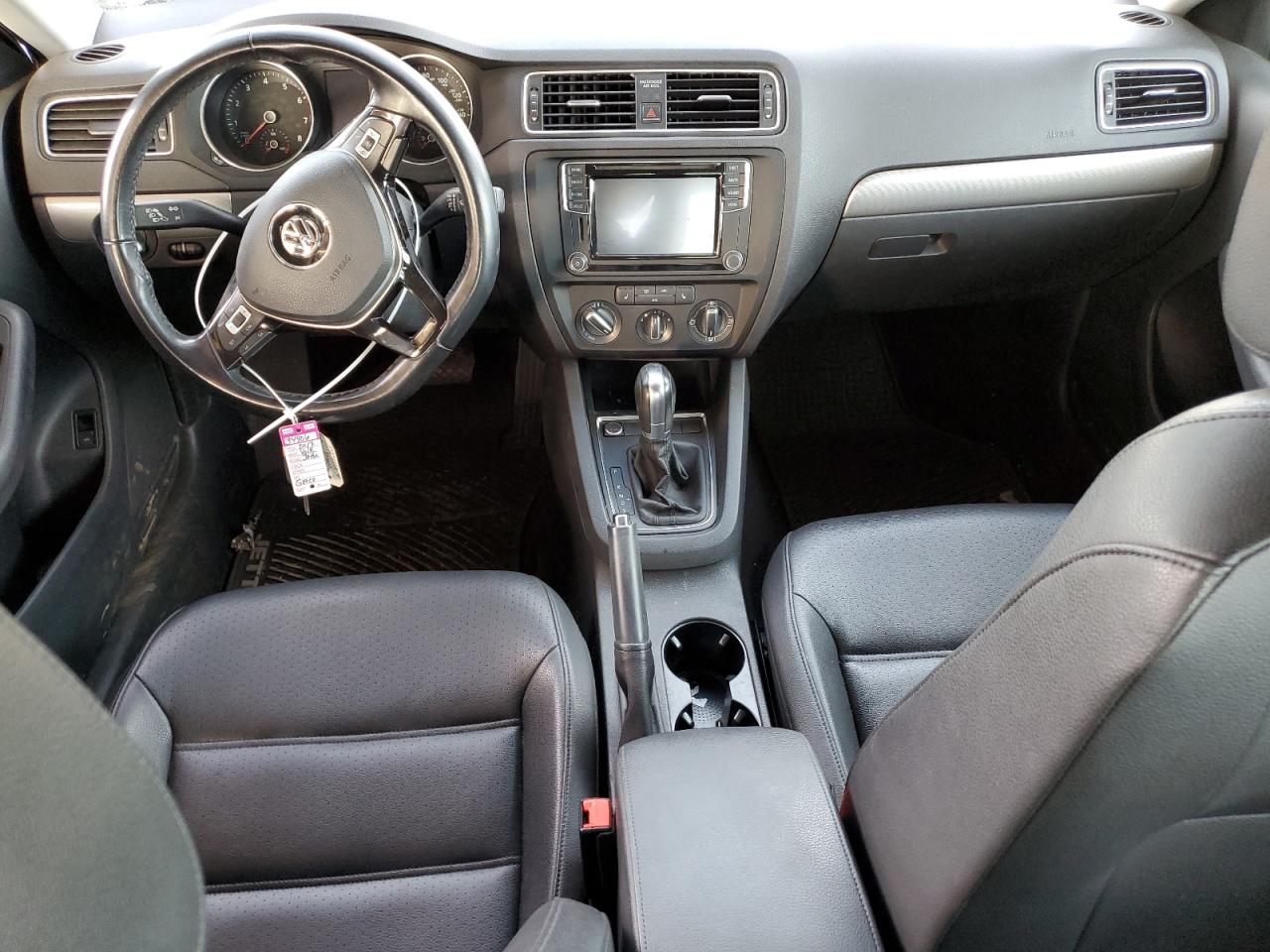 2017 Volkswagen Jetta - Image 8