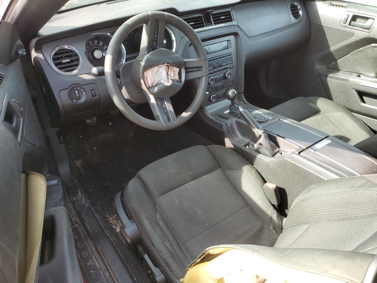 2010 Ford Mustang - Image 8