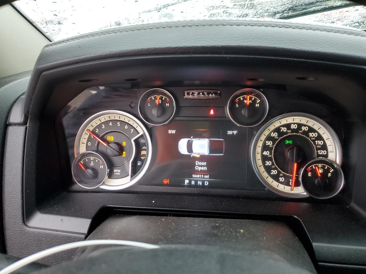 2014 RAM 1500 - Image 9