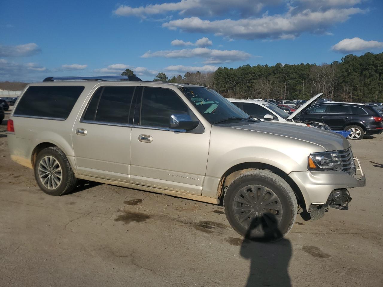 2017 Lincoln Navigator - Image 4