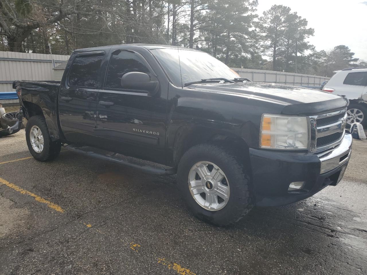 2011 Chevrolet Silverado - Image 4