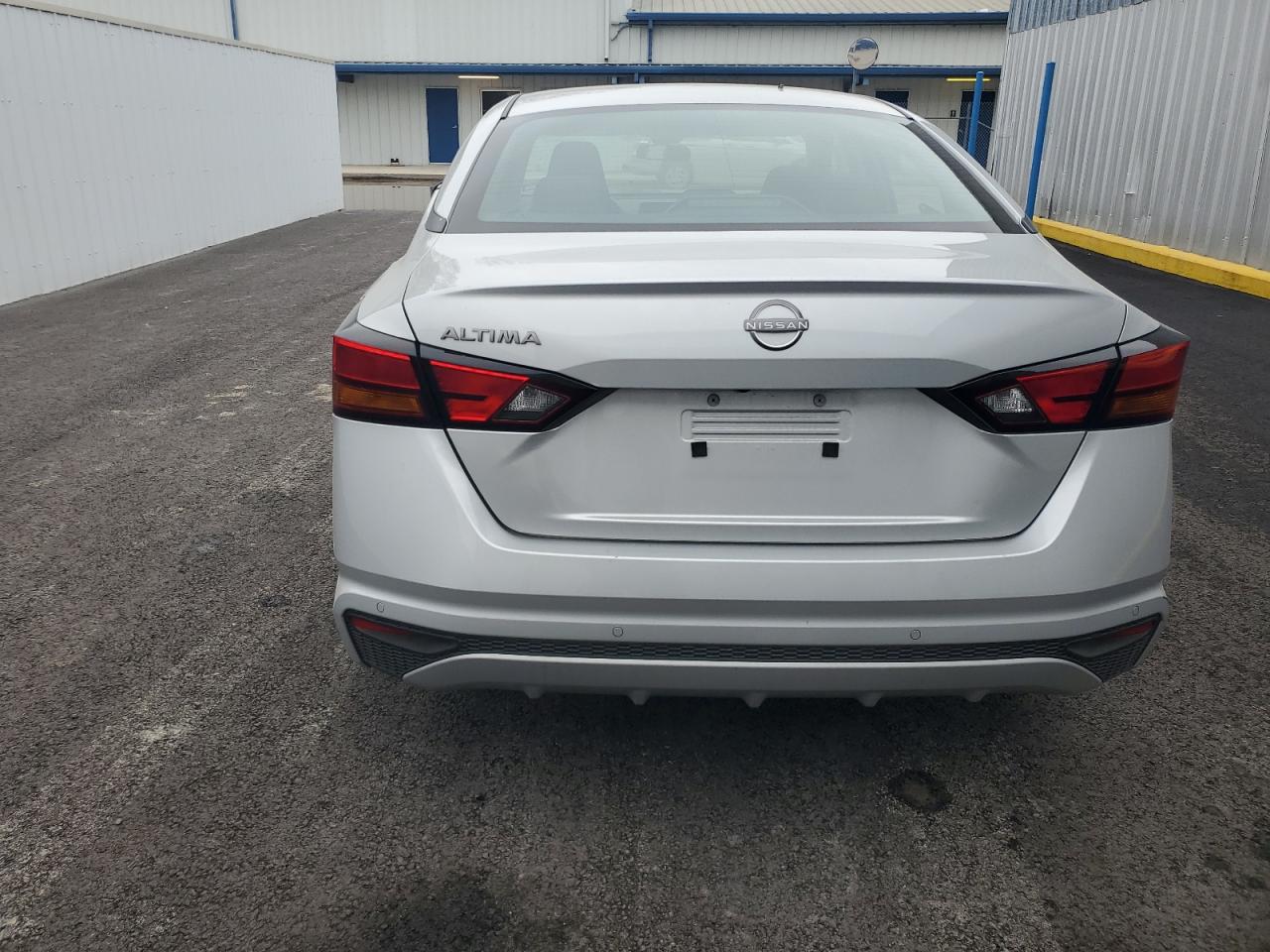 2024 Nissan Altima - Image 6
