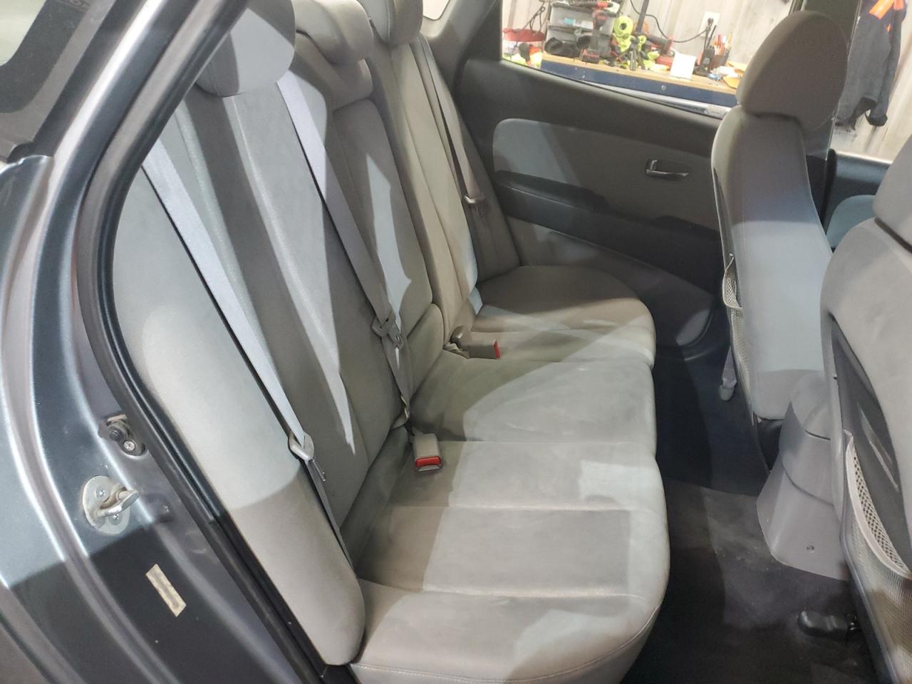 2010 Hyundai Elantra - Image 10