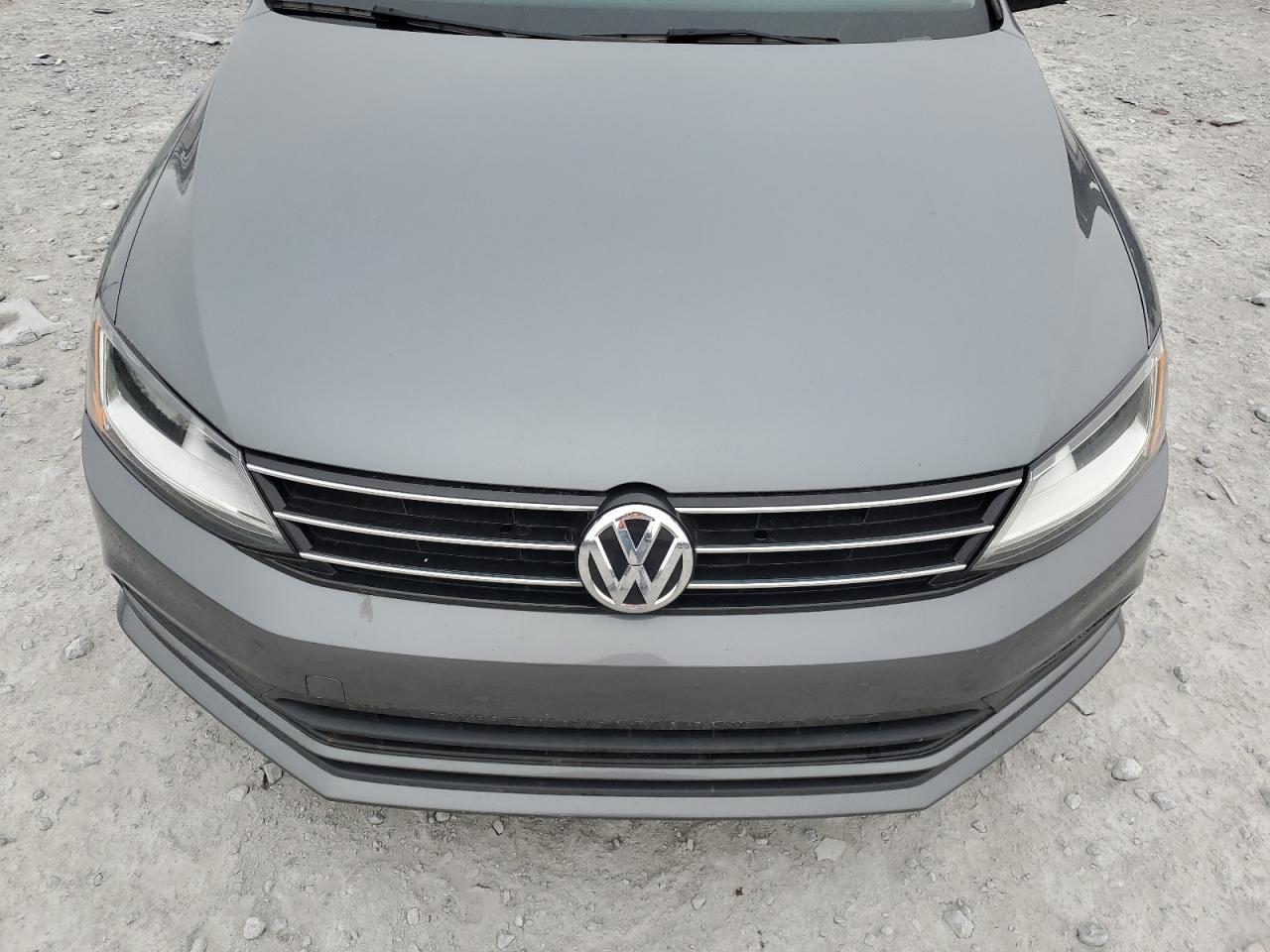 2017 Volkswagen Jetta - Image 11