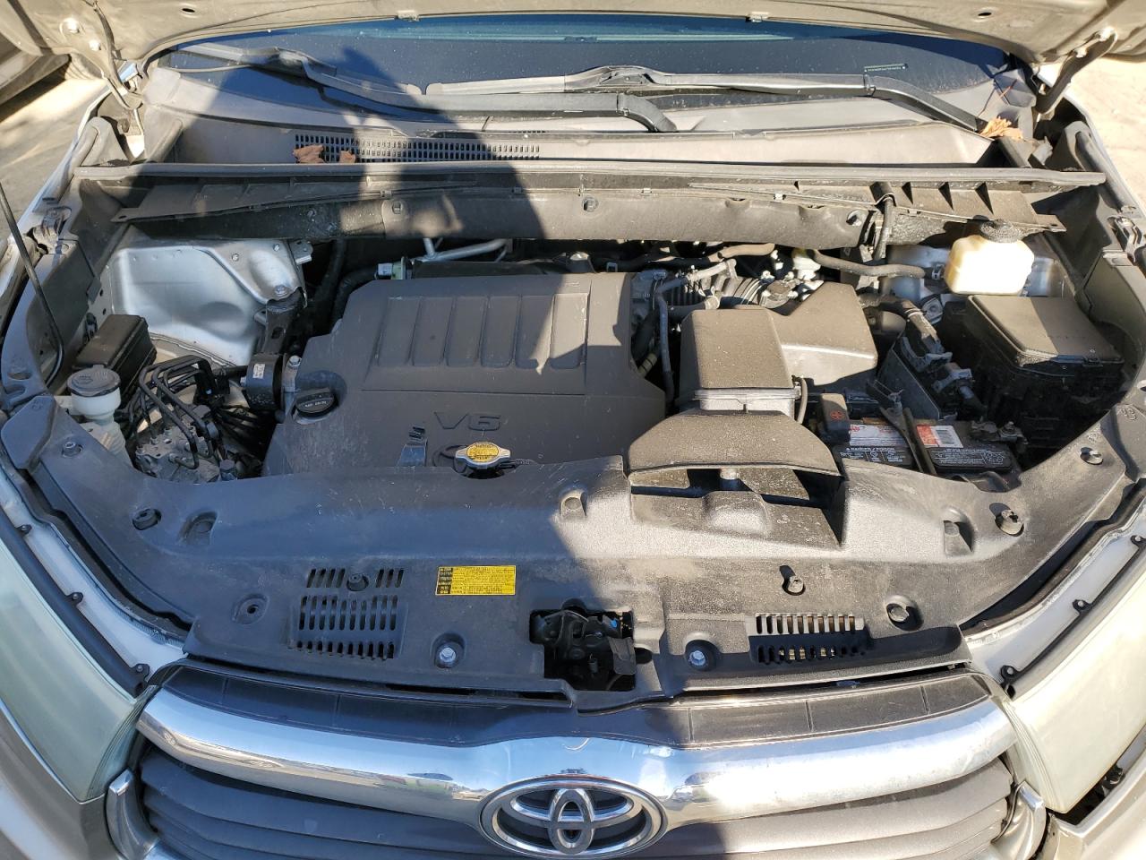 2015 Toyota Highlander - Image 12