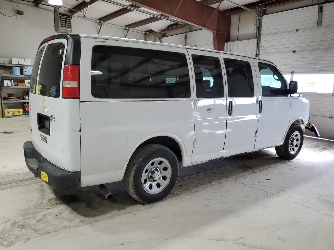 2014 Chevrolet Express - Image 3