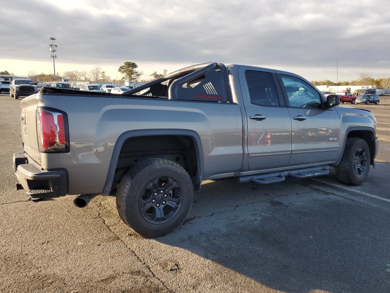 2017 GMC Sierra - Image 3