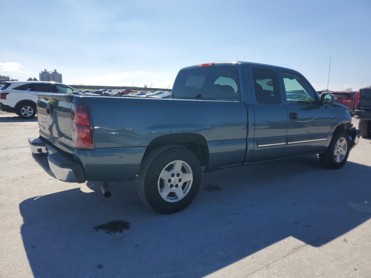 2006 Chevrolet Silverado - Image 3