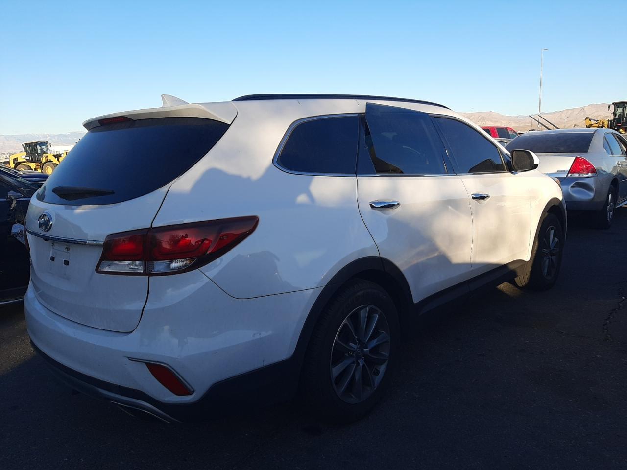 2017 Hyundai Santa Fe - Image 3