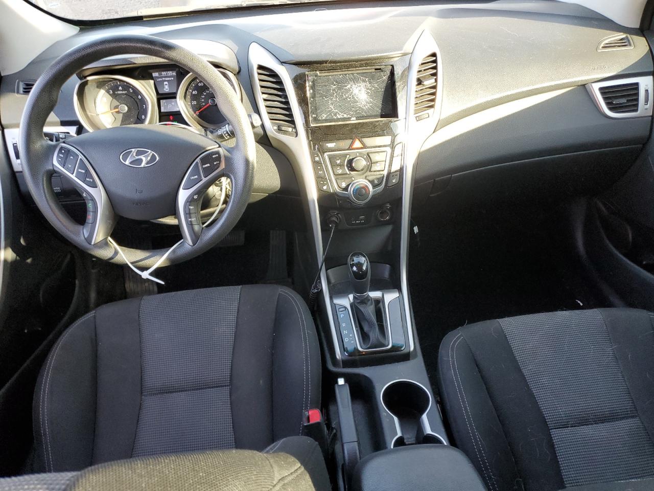 2016 Hyundai Elantra - Image 8
