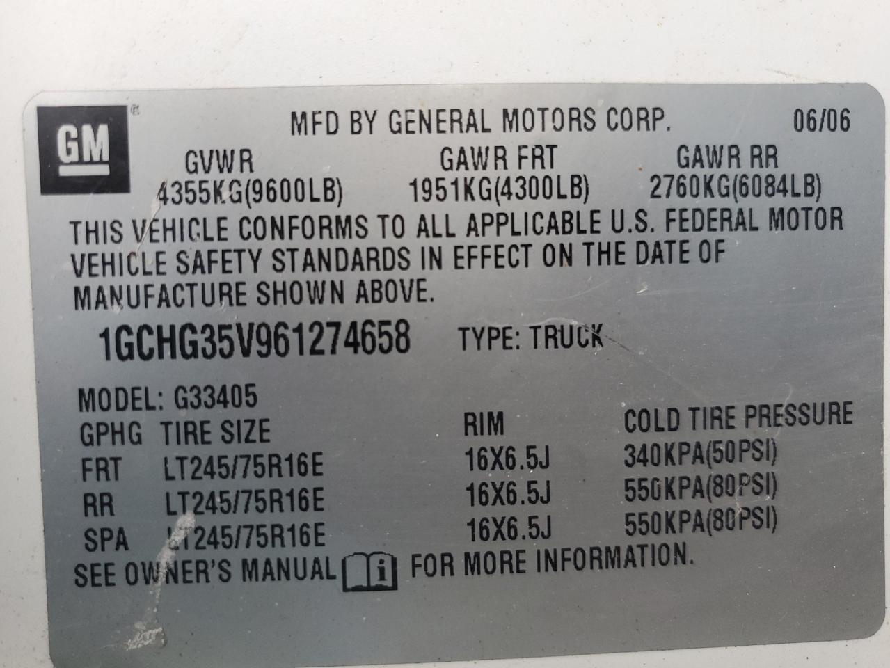 2006 Chevrolet Express - Image 13