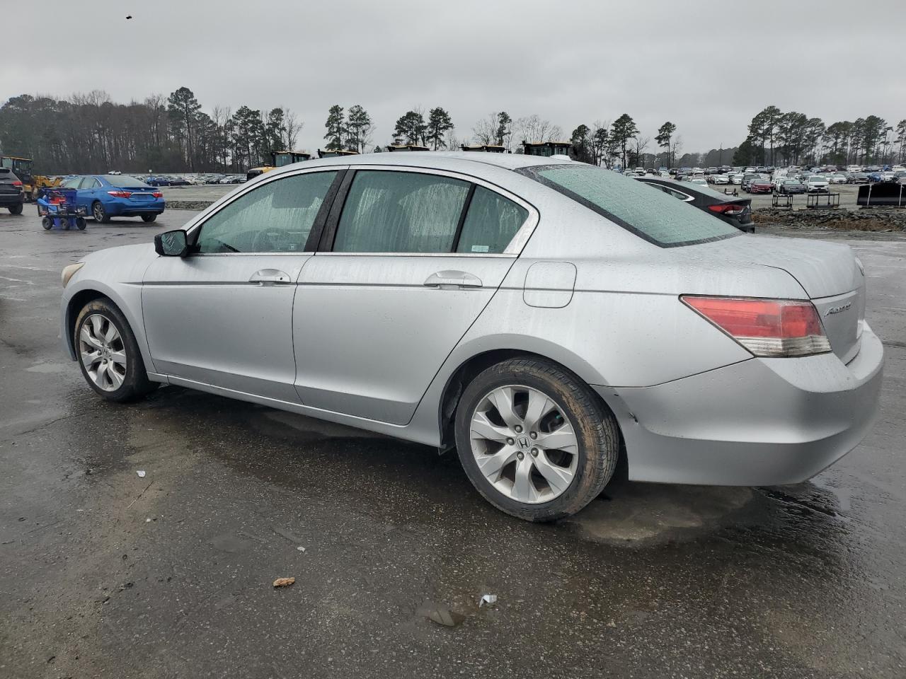 2009 Honda Accord - Image 2