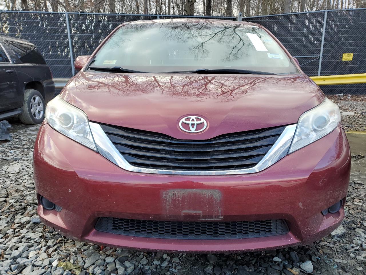 2014 Toyota Sienna - Image 5