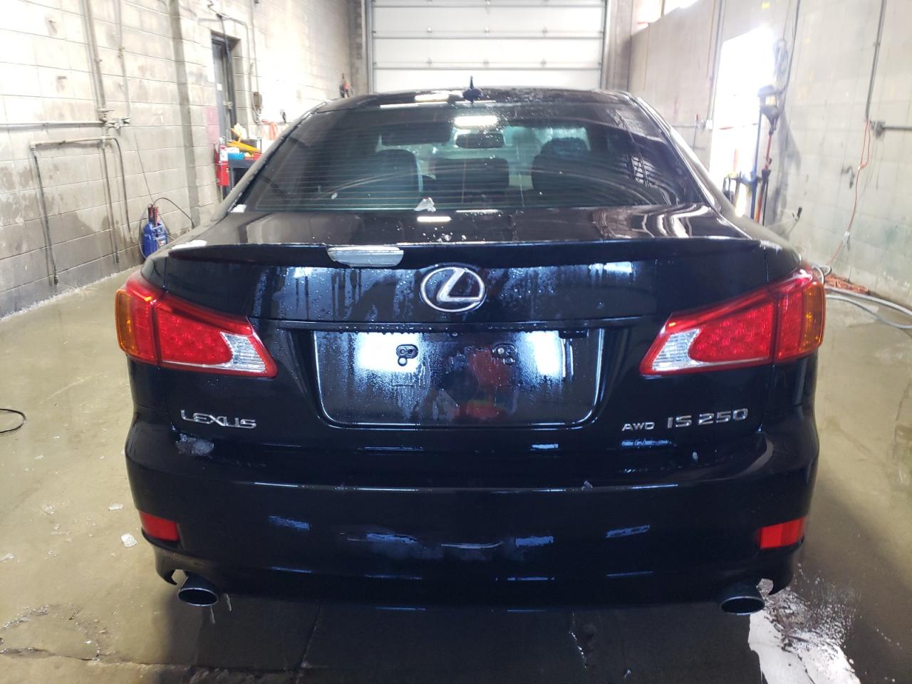 2010 Lexus IS - Image 6