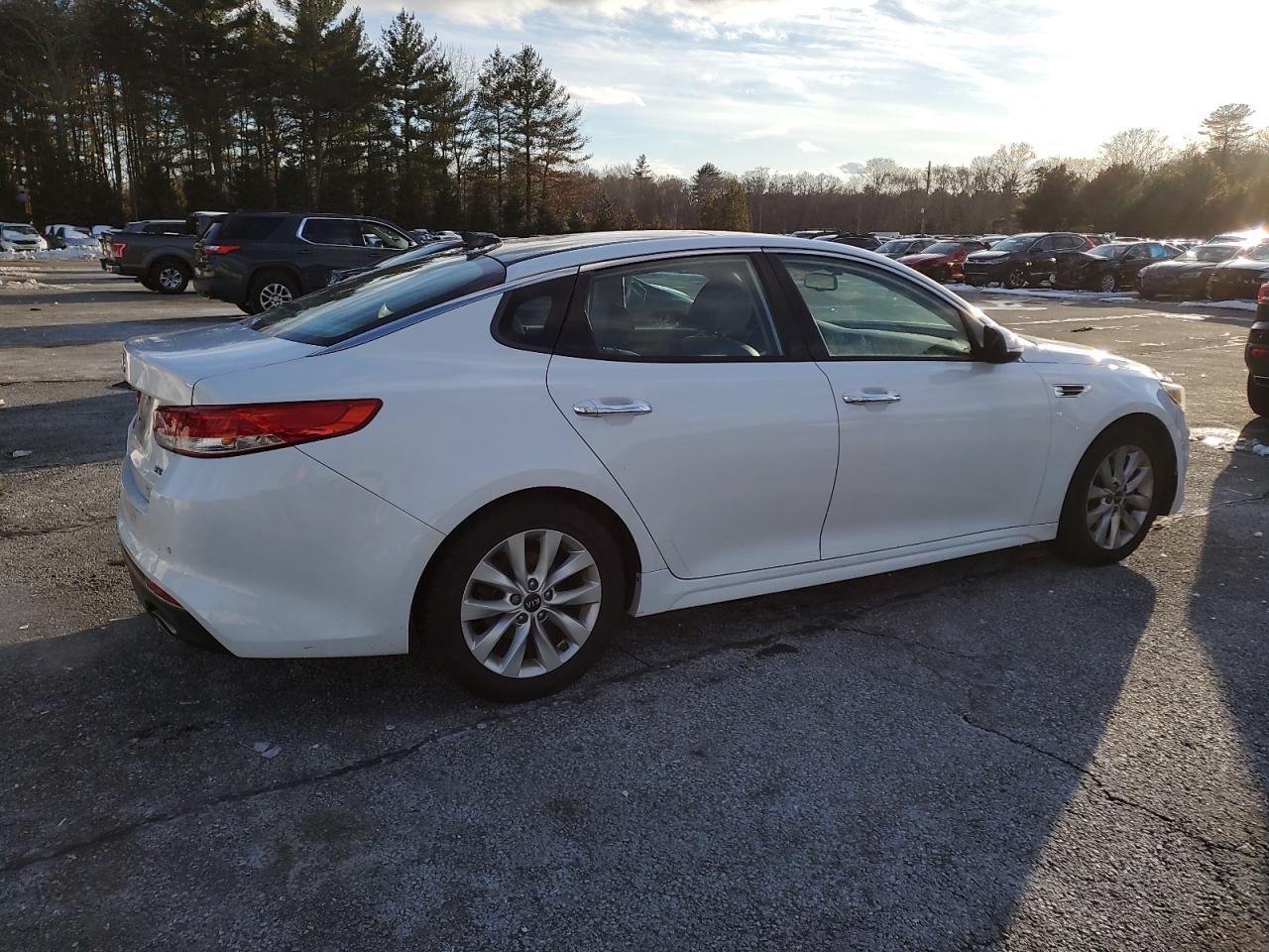 2016 Kia Optima - Image 3