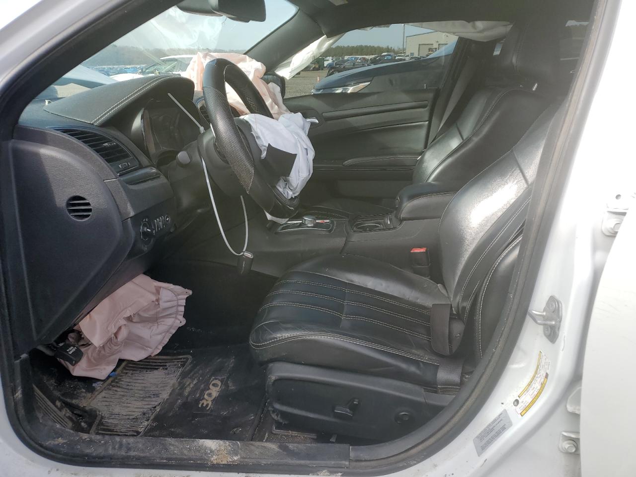 2016 Chrysler 300 - Image 7