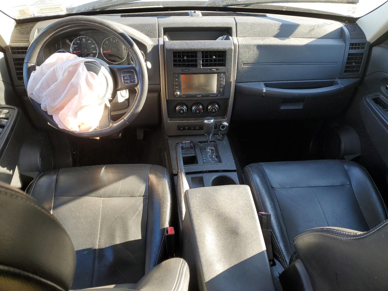 2012 Jeep Liberty (North America) - Image 8