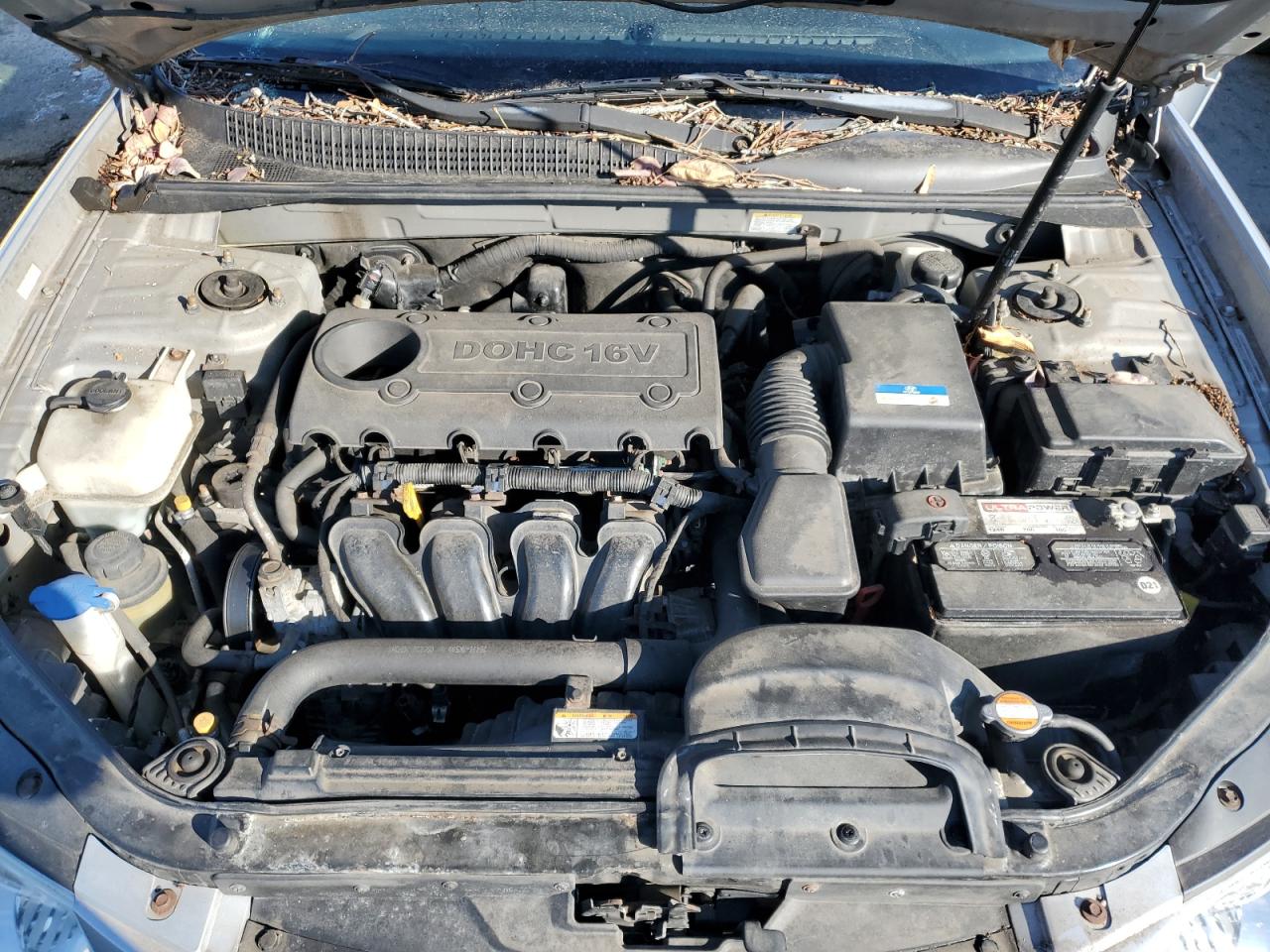 2010 Hyundai Sonata - Image 11