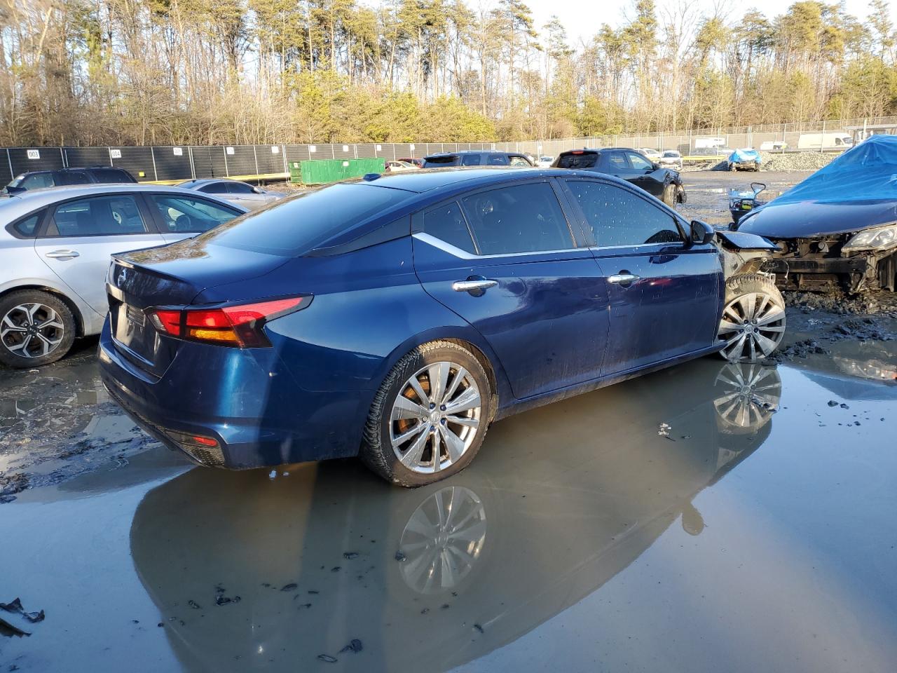 2019 Nissan Altima - Image 3