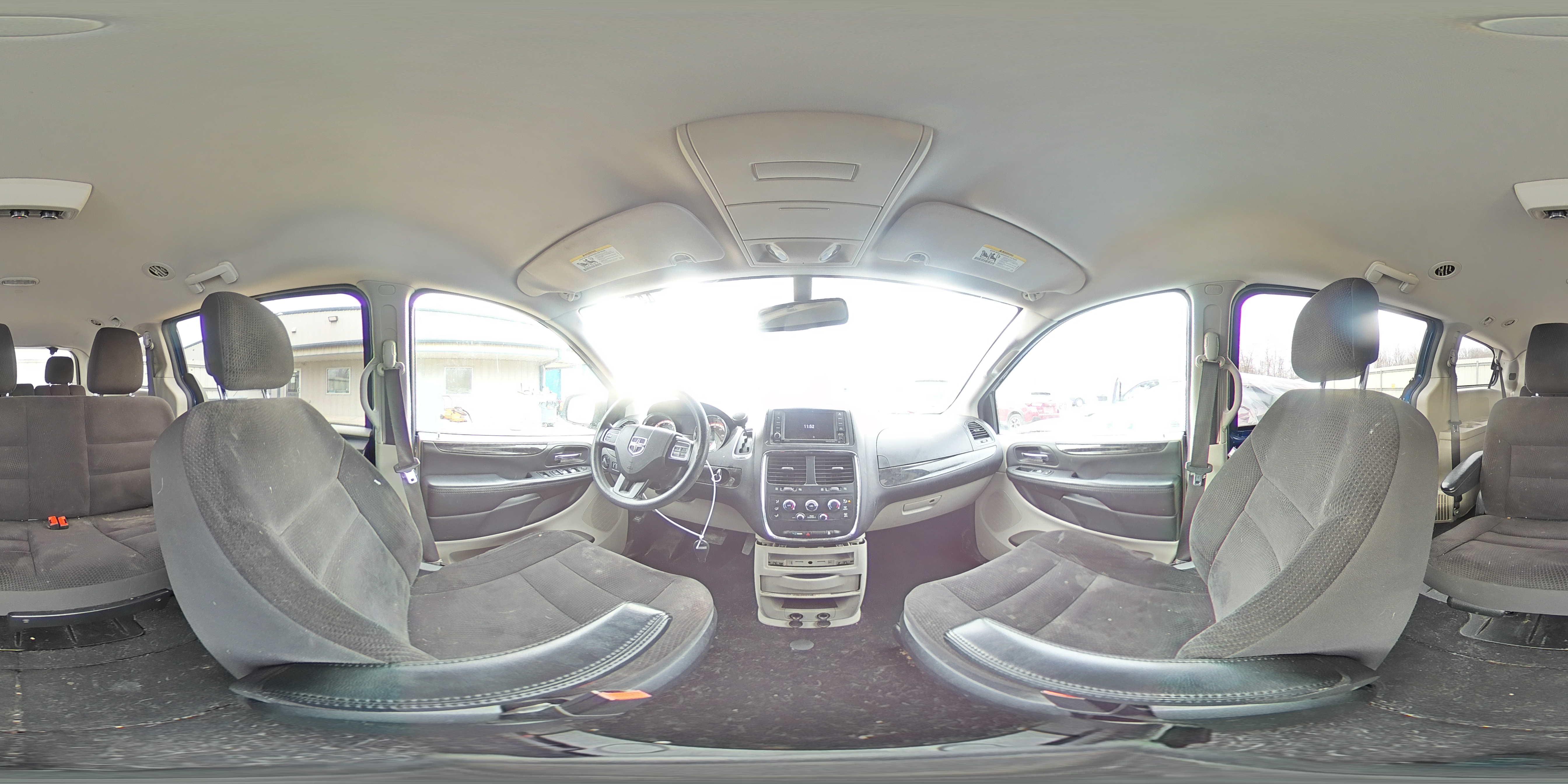 2018 Dodge Caravan - Image 16