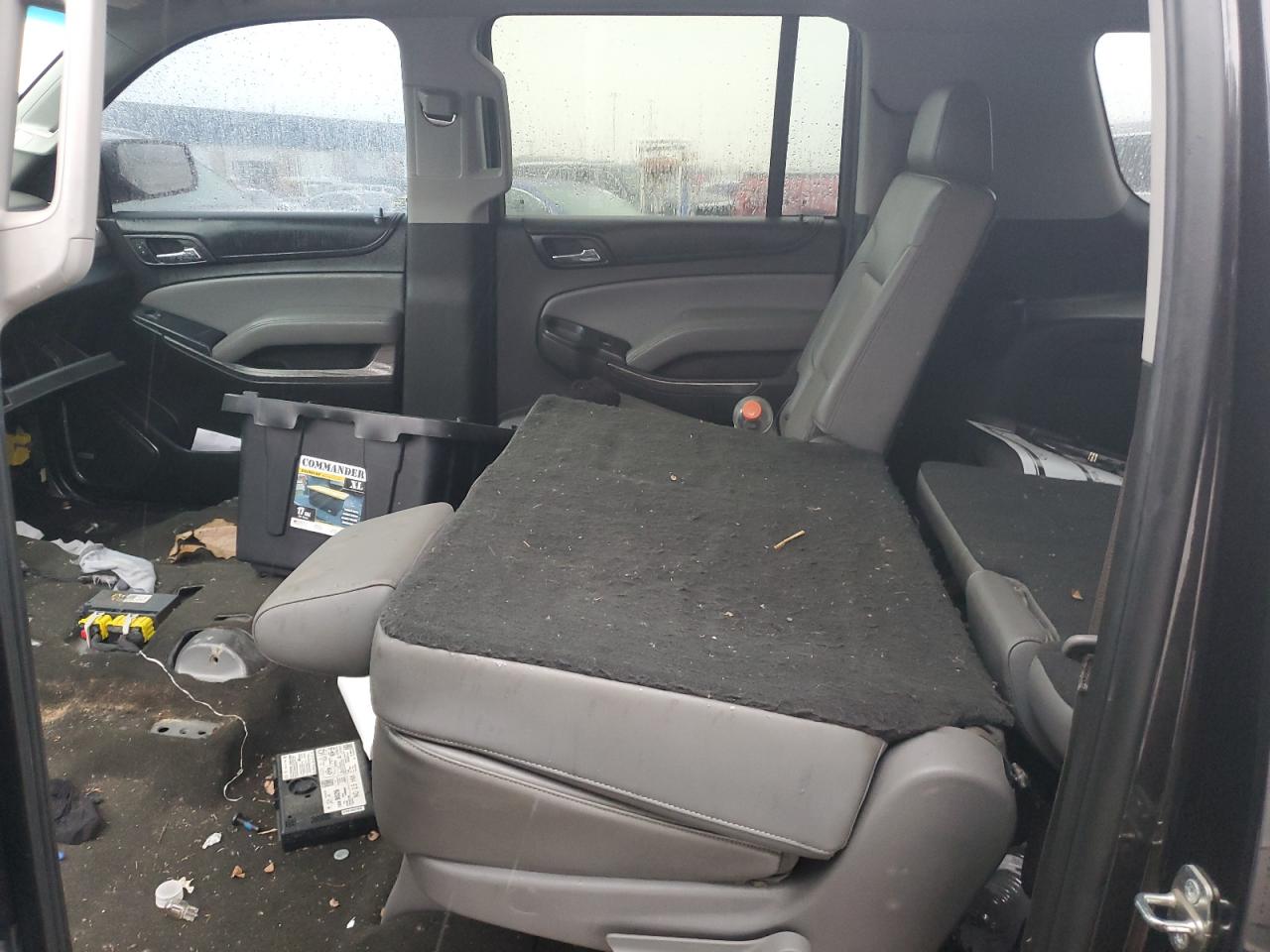 2015 Chevrolet Suburban - Image 10