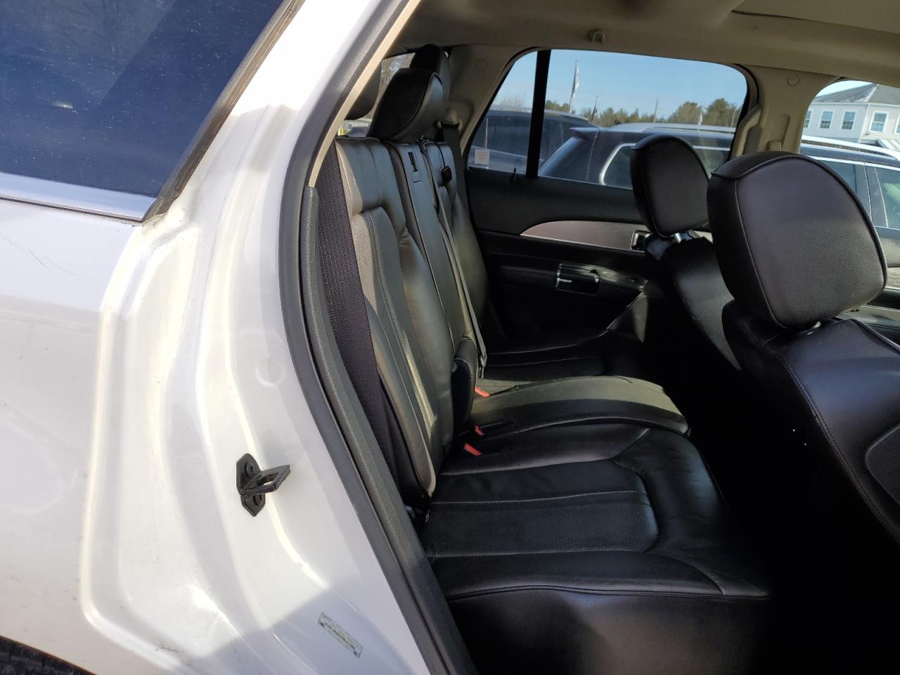 2012 Lincoln MKX - Image 11