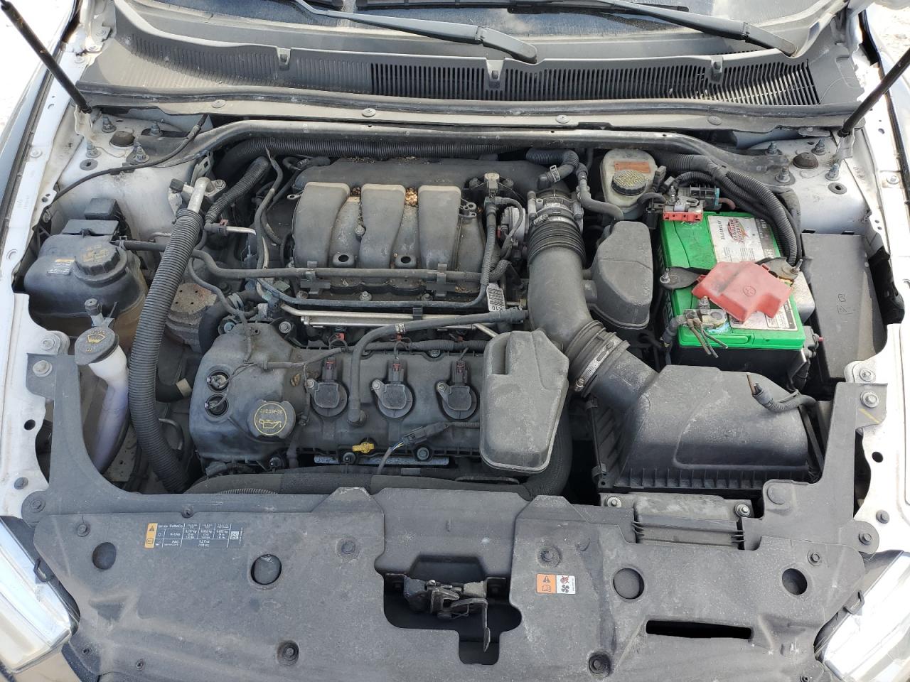 2016 Ford Taurus - Image 11