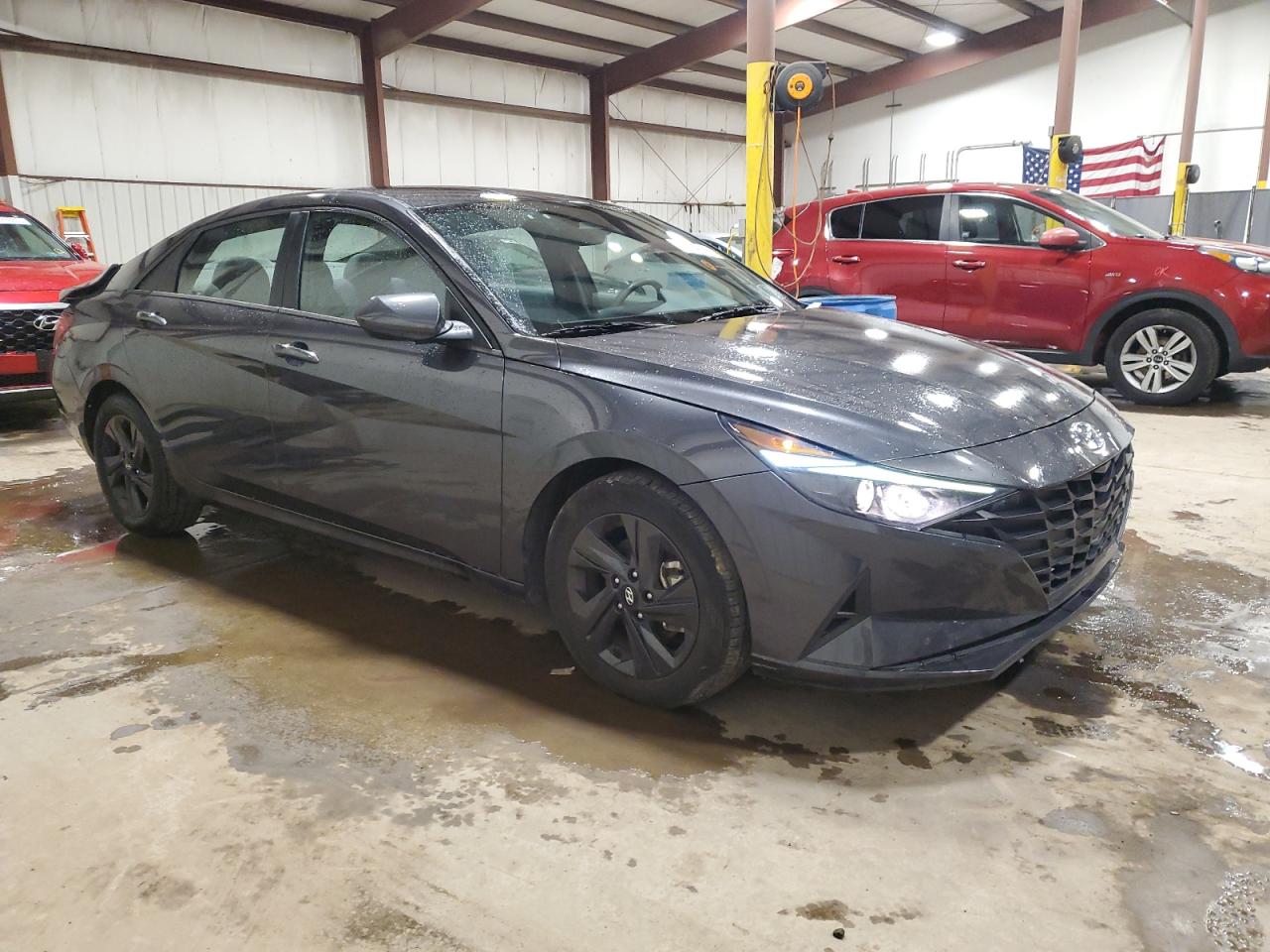 2022 Hyundai Elantra - Image 4