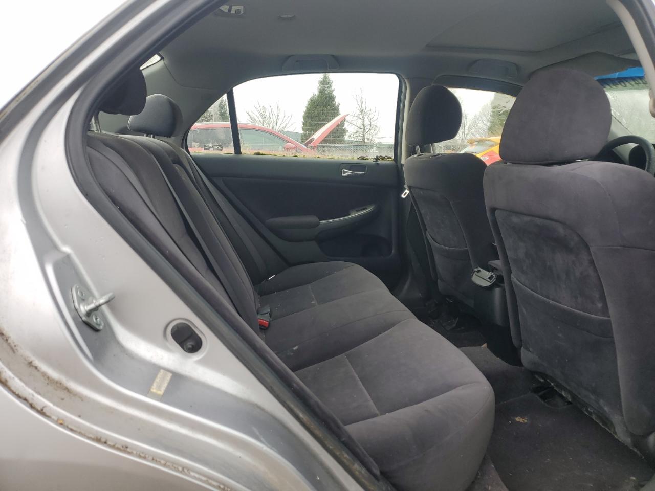 2005 Honda Accord - Image 10