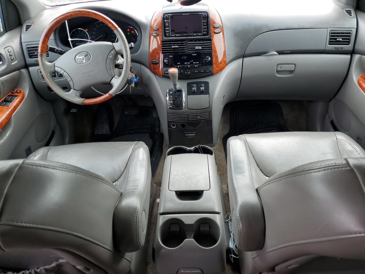 2009 Toyota Sienna - Image 8