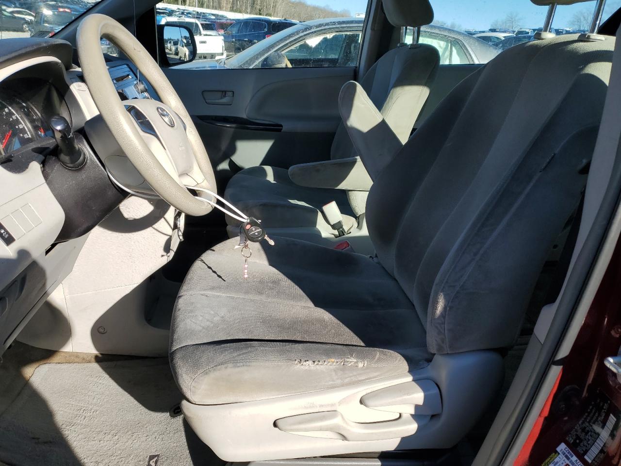 2014 Toyota Sienna - Image 7