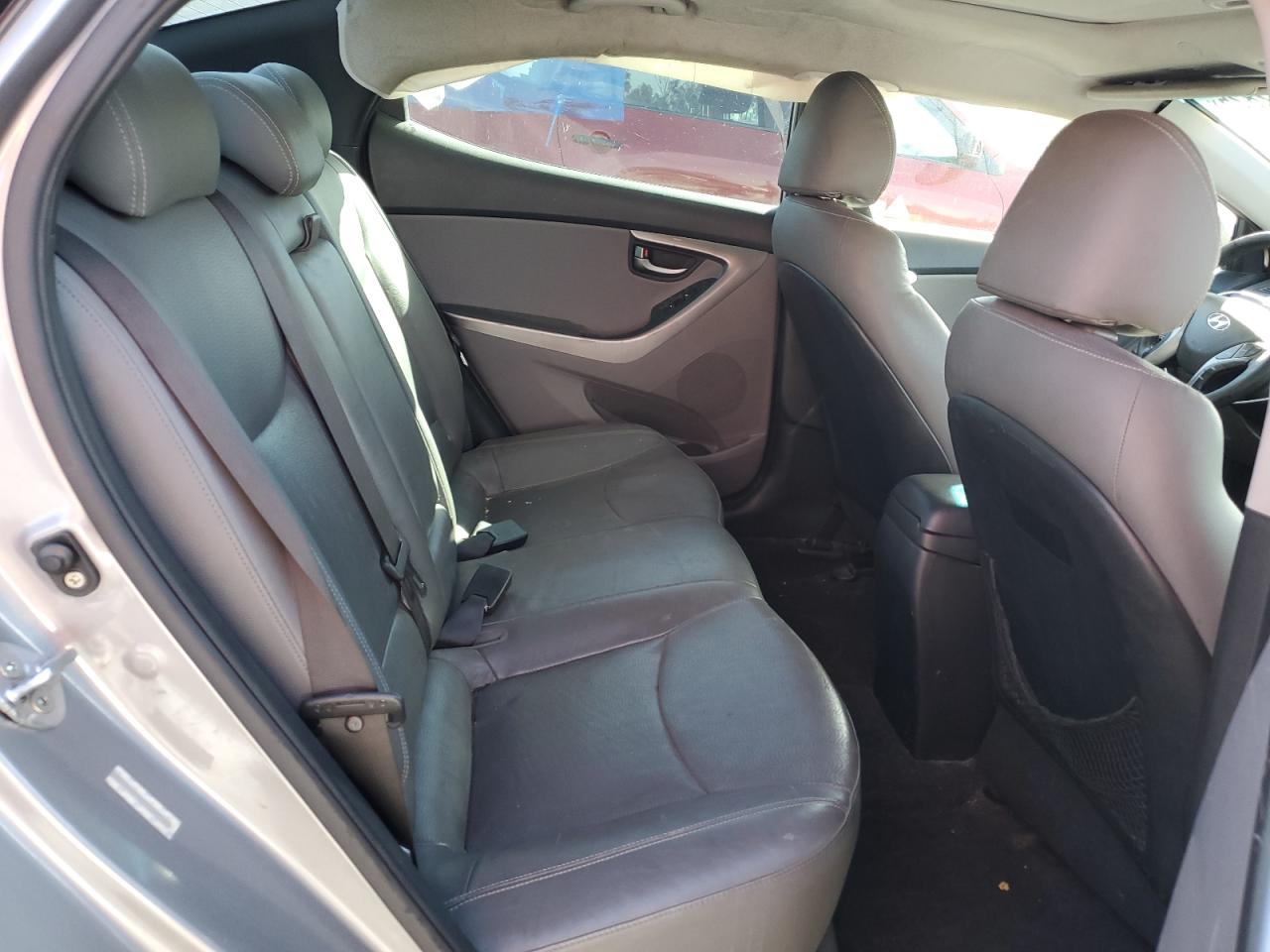 2013 Hyundai Elantra - Image 10